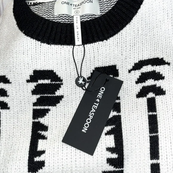 One Teaspoon NWT NUIT NOIRE Batwing Sweater  SZ M 2024 Collection - Picture 6 of 7